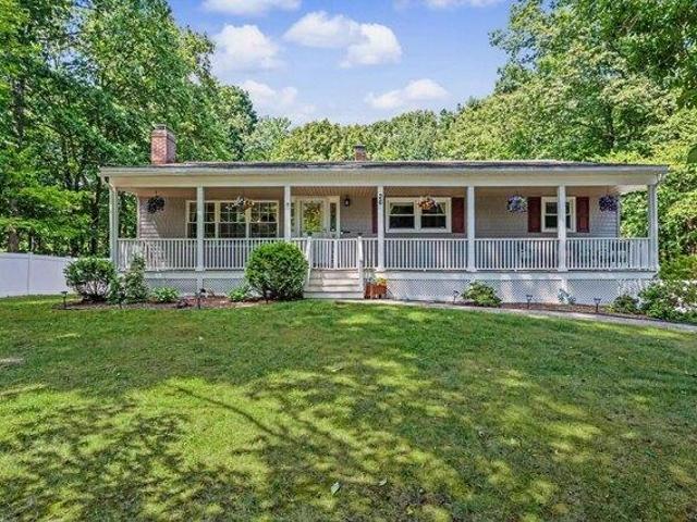 3 bedroom, Atkinson NH 03811 105533824