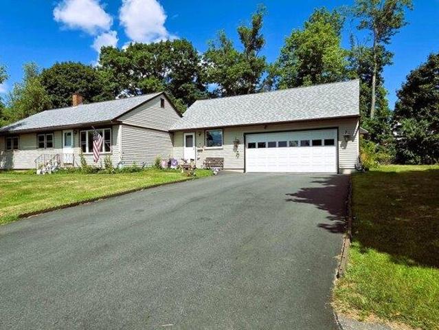 3 bedroom, Augusta ME 04330 105588759