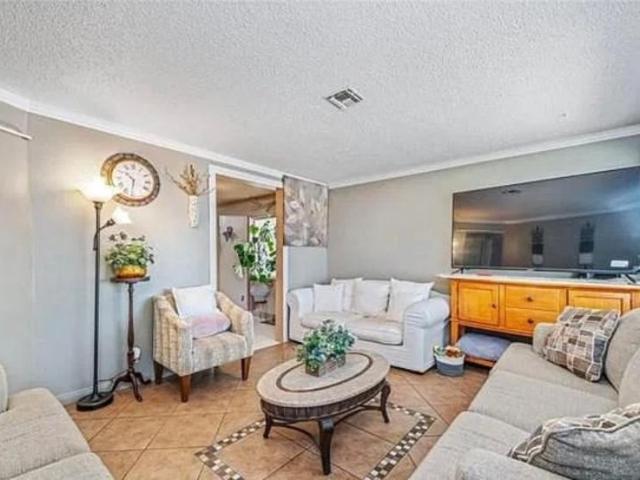 3 bedroom, Azusa CA 91702 106244595