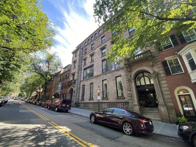3 bedroom, Boston MA 02108 105424033