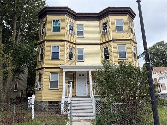 3 bedroom, Boston MA 02124 105384848