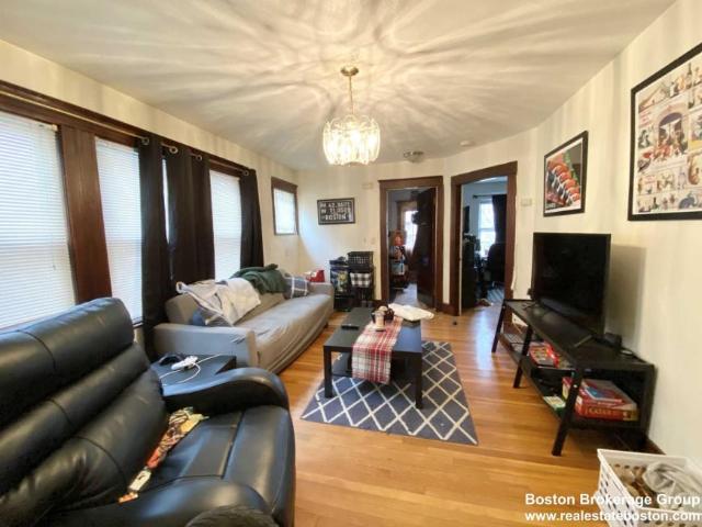 3 bedroom, Boston MA 02125 LS98395832