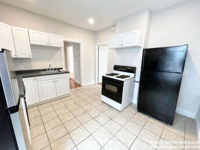 3 bedroom, Boston MA 02125 LS98395898