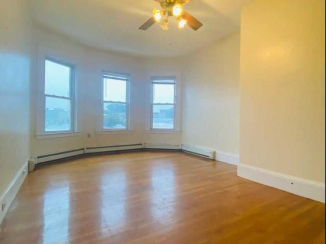 3 bedroom, Boston MA 02125 LS98395987
