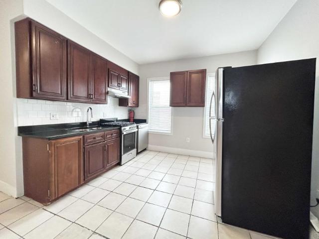 3 bedroom, Boston MA 02125 LS98397604