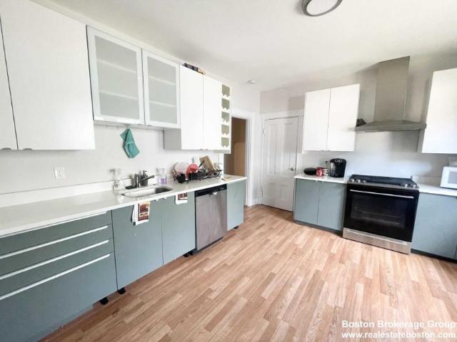 3 bedroom, Boston MA 02125 98395564