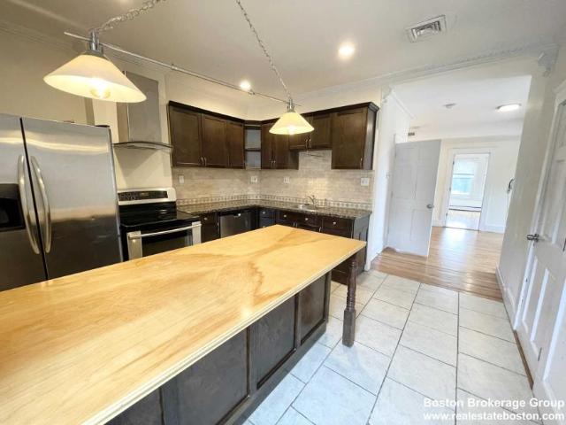 3 bedroom, Boston MA 02127 LS98395374