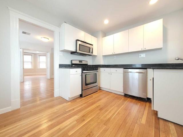 3 bedroom, Boston MA 02128 LS98395971