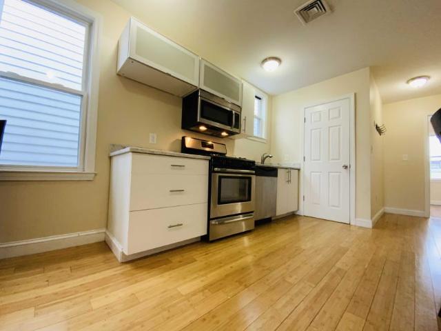 3 bedroom, Boston MA 02128 LS98395109