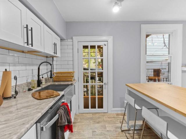 3 bedroom, Boston MA 02128 LS98396363