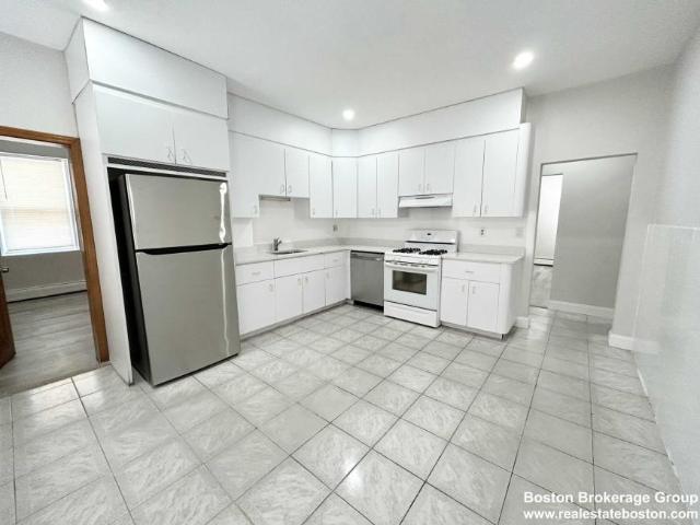 3 bedroom, Boston MA 02128 98396406