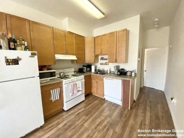 3 bedroom, Boston MA 02120 LS98395708