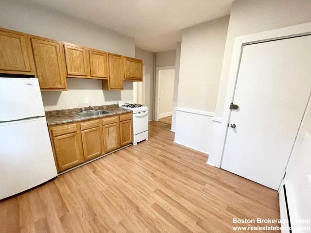 3 bedroom, Boston MA 02120 LS98395839
