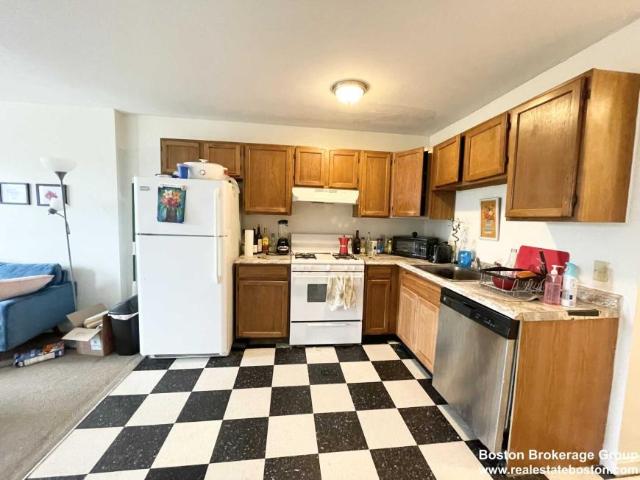 3 bedroom, Boston MA 02120 LS98395354