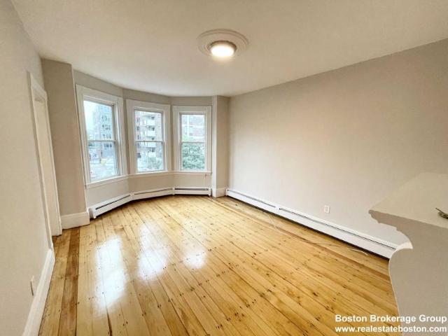 3 bedroom, Boston MA 02120 LS98395359