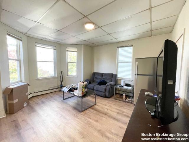 3 bedroom, Boston MA 02120 98395689