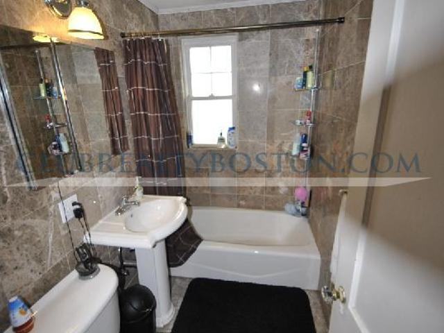 3 bedroom, Boston MA 02135 100427173