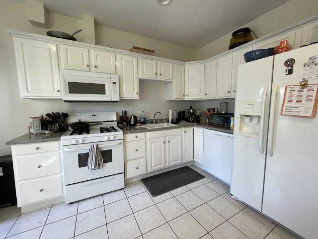3 bedroom, Boston MA 02135 98819118