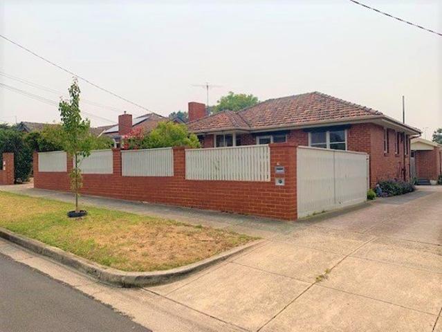 3 BEDROOM BAYSIDE BEAUTY IN PRIME LOCALE!