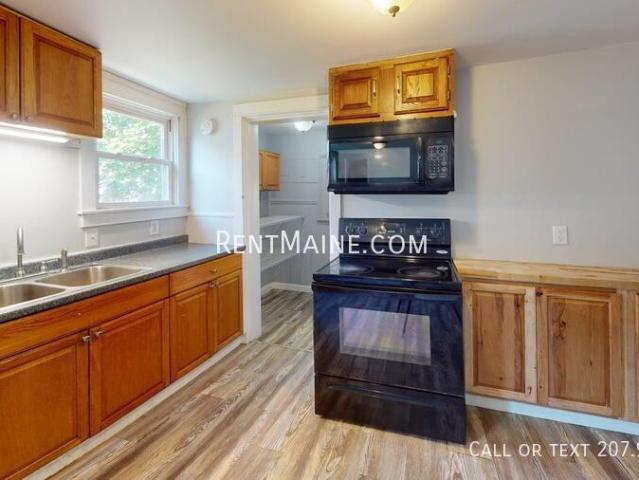 3 bedroom, Bangor ME 04401 103205504