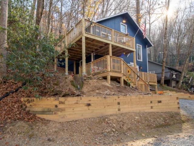 3 bedroom, Banner Elk NC 28604 LS105305943