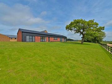 3 Bedroom Barn To Rent In Alkerton, OX15