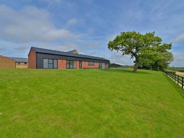3 bedroom barn to rent