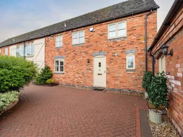 3 bedroom barn conversion for rent in Coton Lane, Tamworth, B79