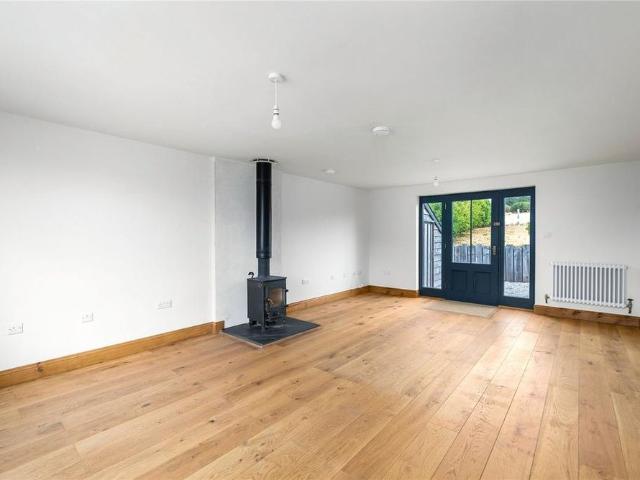 3 bedroom barn conversion to rent