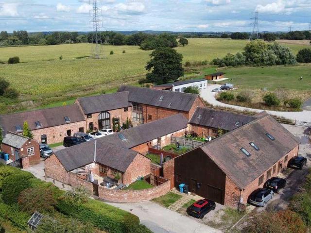 3 bedroom barn conversion to rent