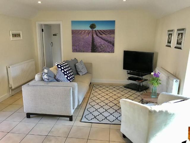 3 bedroom barn conversion to rent