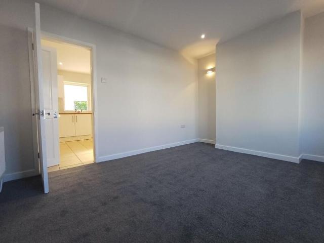 3 bedroom barn conversion to rent