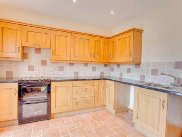 3 bedroom barn conversion to rent