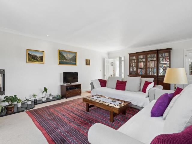 3 bedroom barn conversion to rent