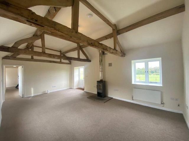 3 bedroom barn conversion to rent