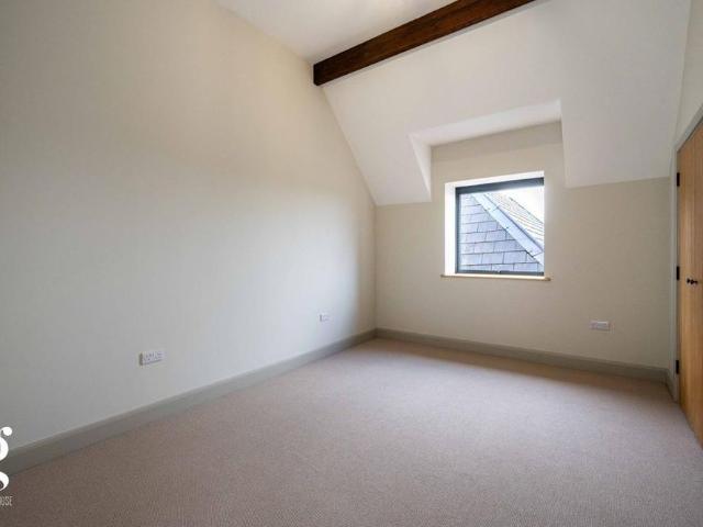3 bedroom barn conversion to rent