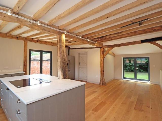 3 bedroom barn conversion to rent