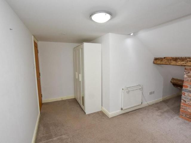 3 bedroom barn conversion to rent