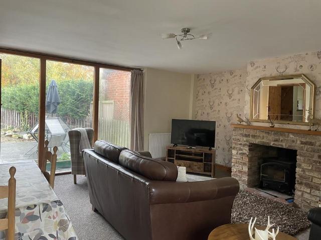3 bedroom barn conversion to rent