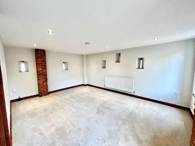 3 bedroom barn conversion to rent