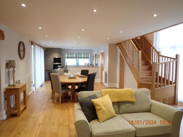 3 bedroom barn conversion to rent