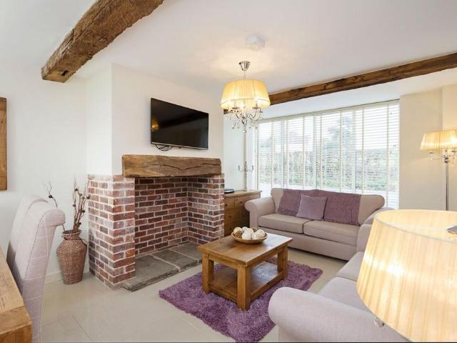 3 bedroom barn conversion to rent