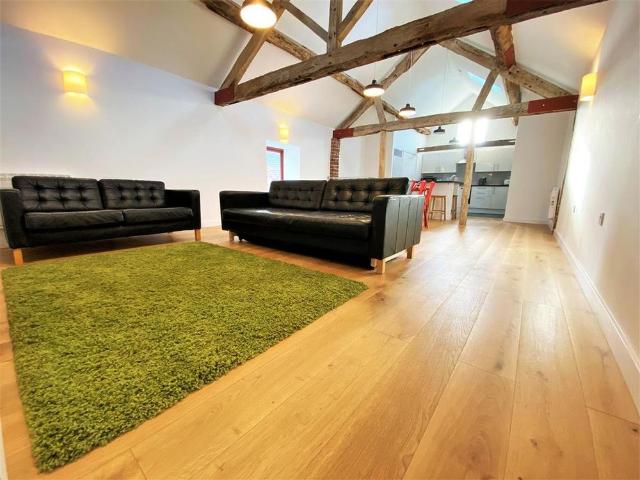 3 bedroom barn conversion to rent