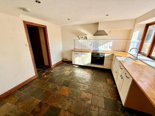 3 bedroom barn conversion to rent