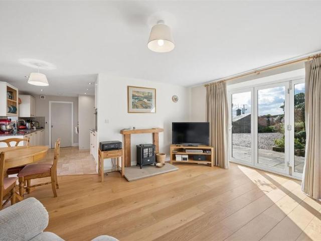 3 bedroom barn conversion to rent