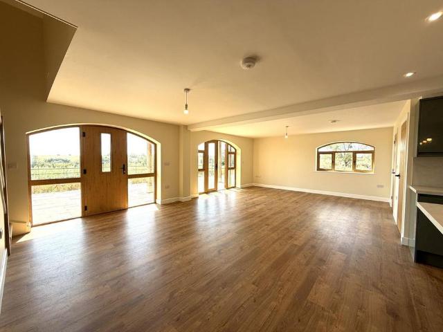 3 bedroom barn conversion to rent