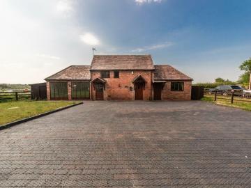 3 bedroom barn conversion to rent