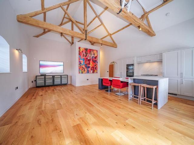 3 bedroom barn conversion to rent
