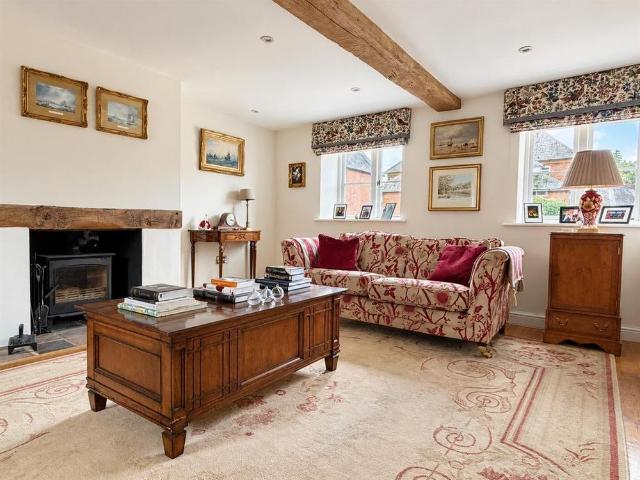 3 bedroom barn conversion to rent