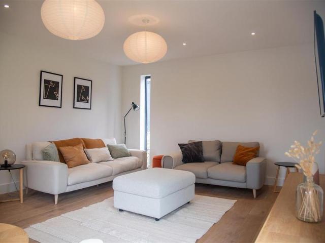 3 bedroom barn conversion to rent